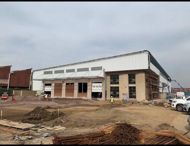 6,328M² WAREHOUSE TO LET IN CLAIRWOOD